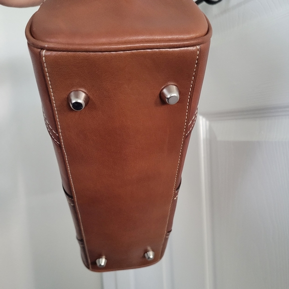 NWT Coach Hampton Leather Satchel -very small mark on front of bag pic 12 - Picture 7 of 16